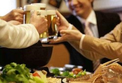 吃瓜爆料男子喝酒视频